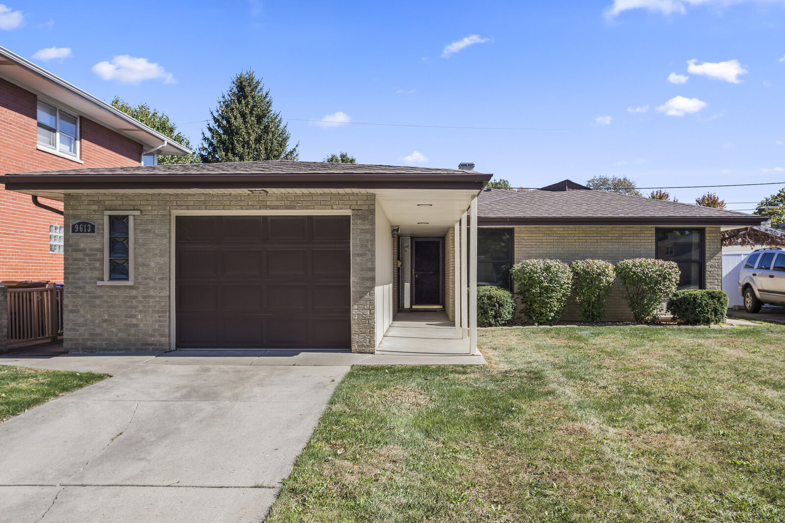 Property Photo: 9613 S Kostner Avenue IL 60453