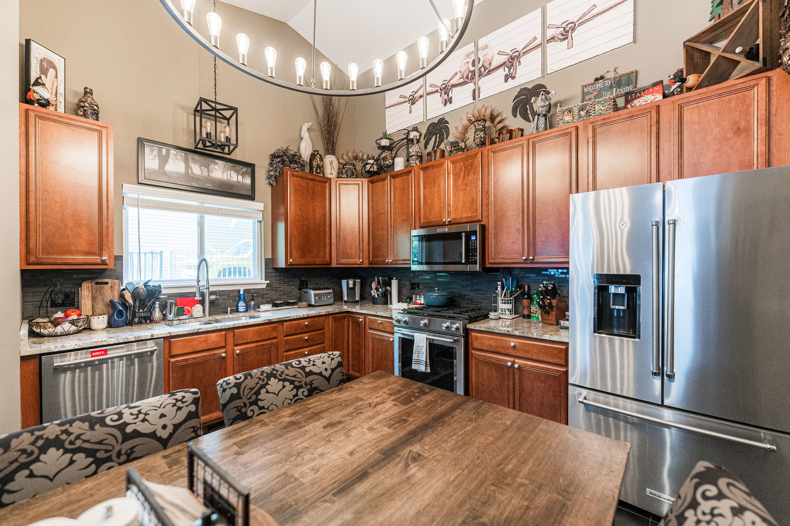 Property Photo: 1246 Water Stone Circle IL 60084