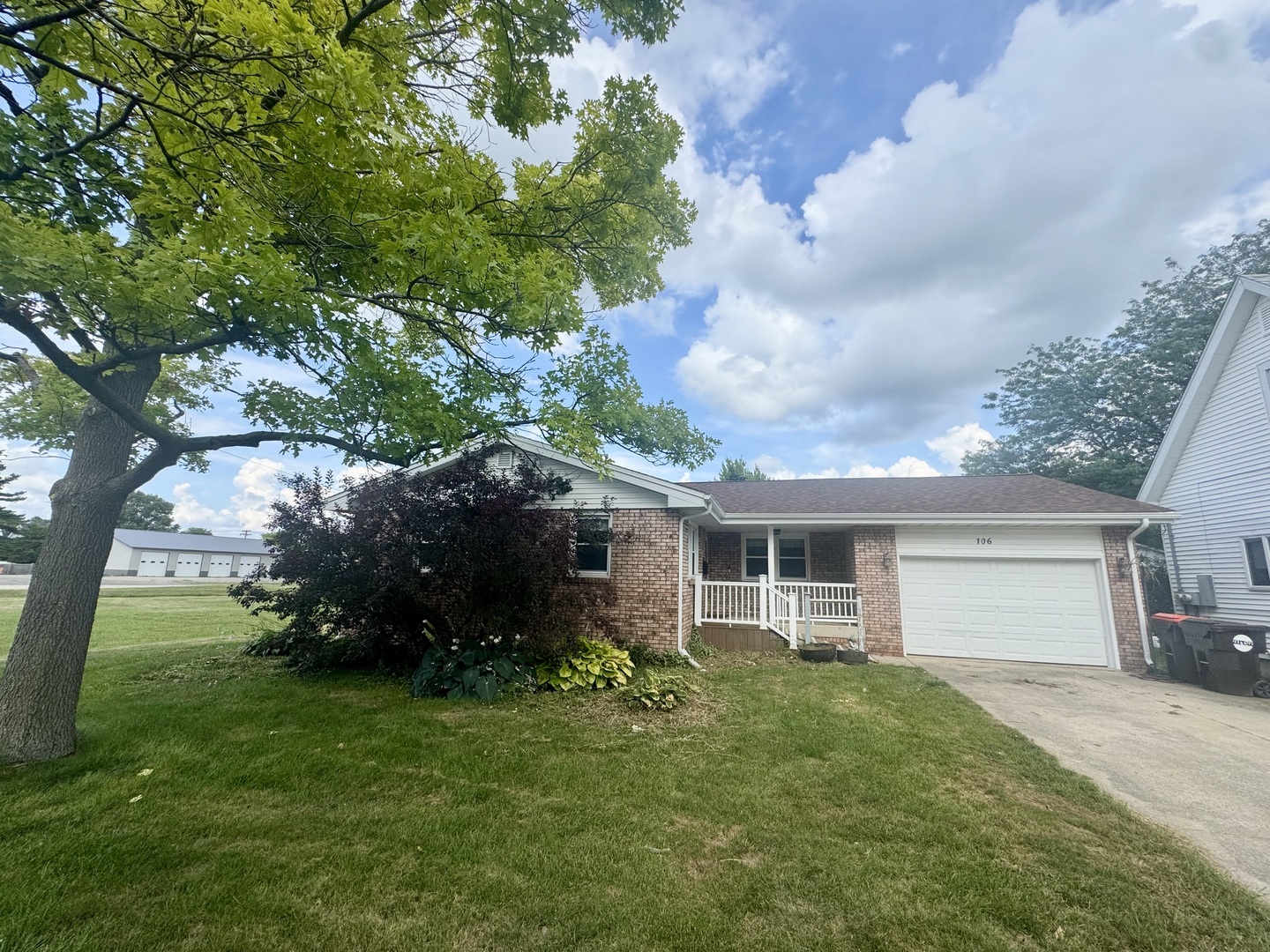 106 S Buck Street  Leroy IL 61752 photo