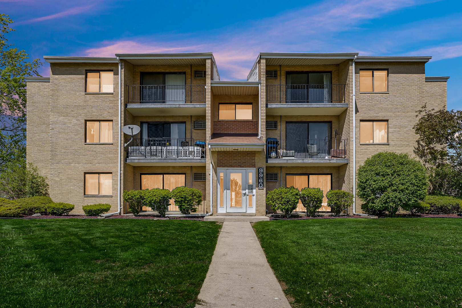Property Photo:  9960 Franchesca Court 2C  IL 60462 