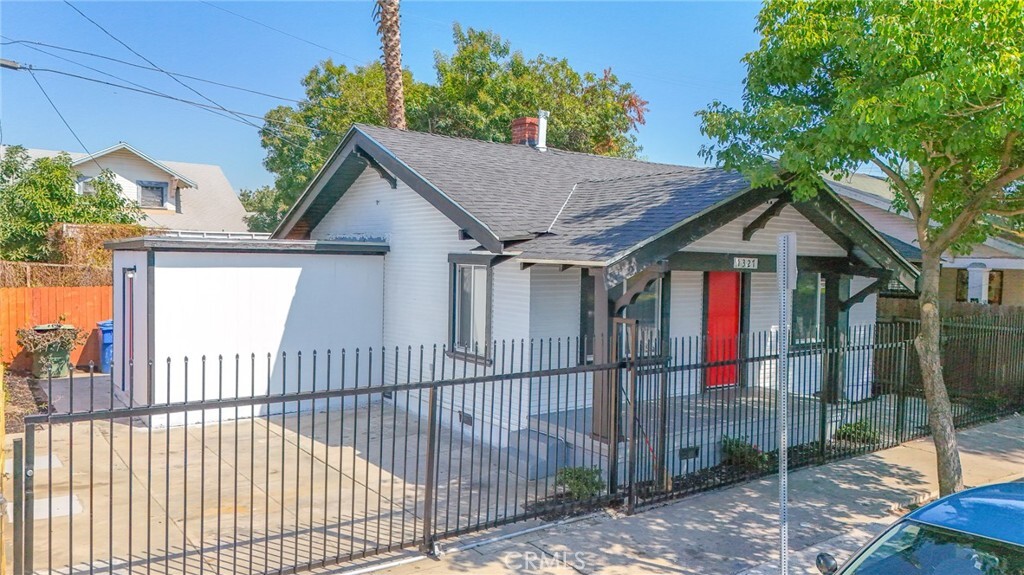 Property Photo: 1327 Exposition Boulevard CA 90018
