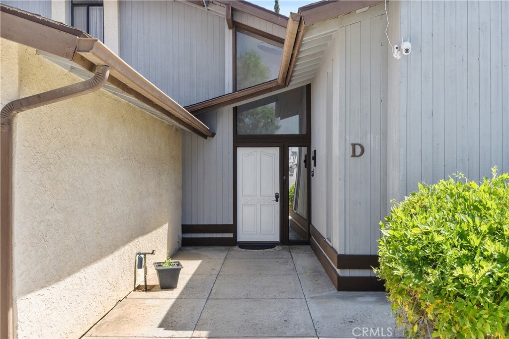 Property Photo: 3319 Maywood Drive 1 CA 93306