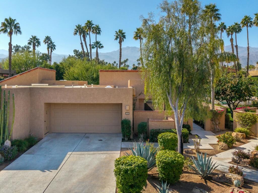 Property Photo:  48629 Sundrop Court  CA 92260 