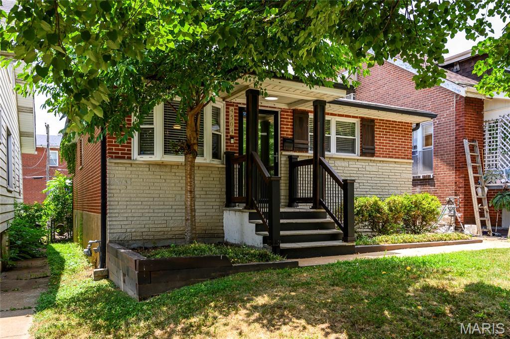 Property Photo:  4504 Eichelberger Street  MO 63116 