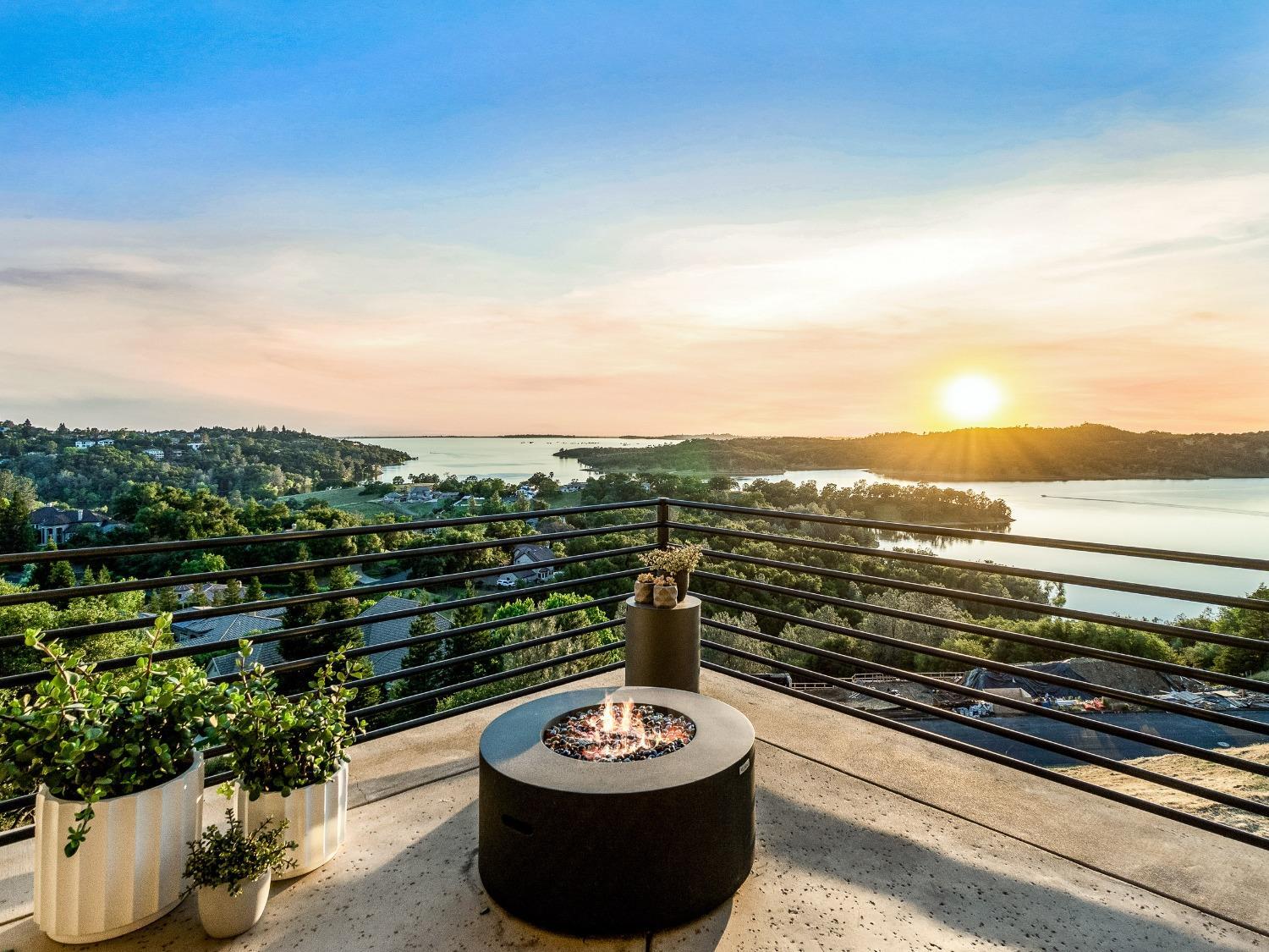 Property Photo: 1184 Clearview Drive CA 95762