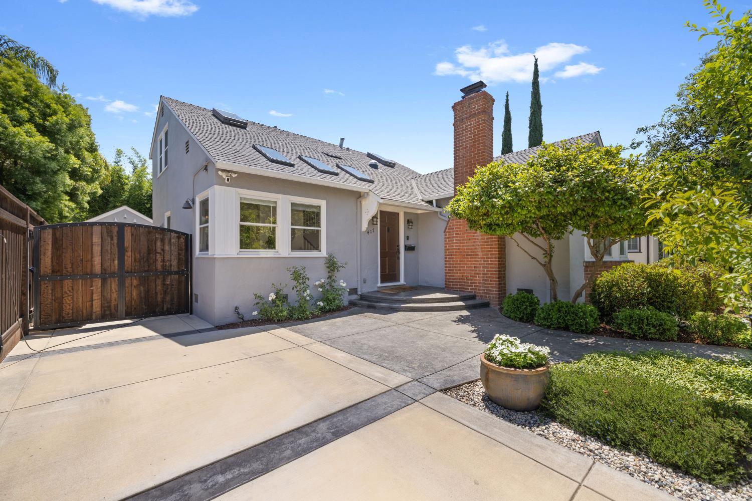 Property Photo: 417 San Antonio Way CA 95819