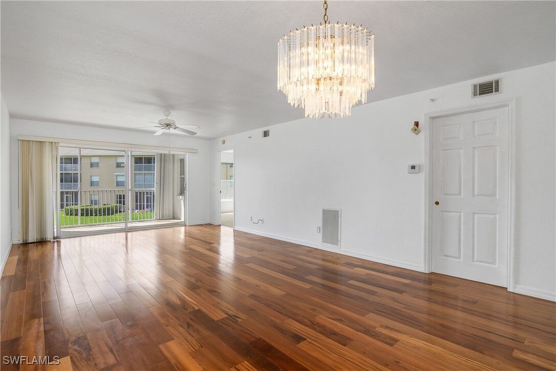 Property Photo: 9650 Victoria Lane 201B FL 34109