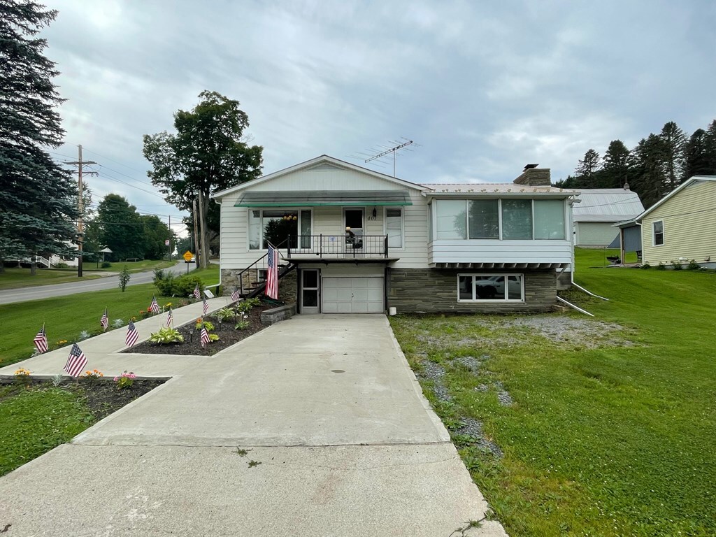 Property Photo: 401 Center St PA 16948