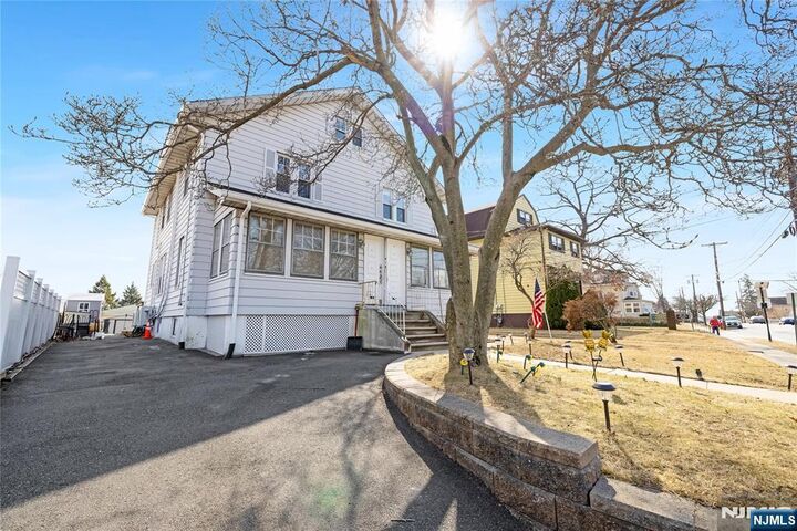 Property Photo:  418 Stuyvesant Avenue  NJ 07071 