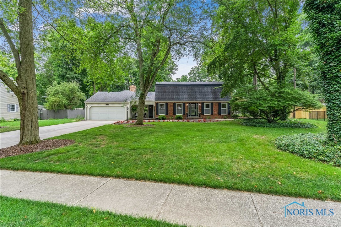 Property Photo: 618 Sutton Place OH 45840