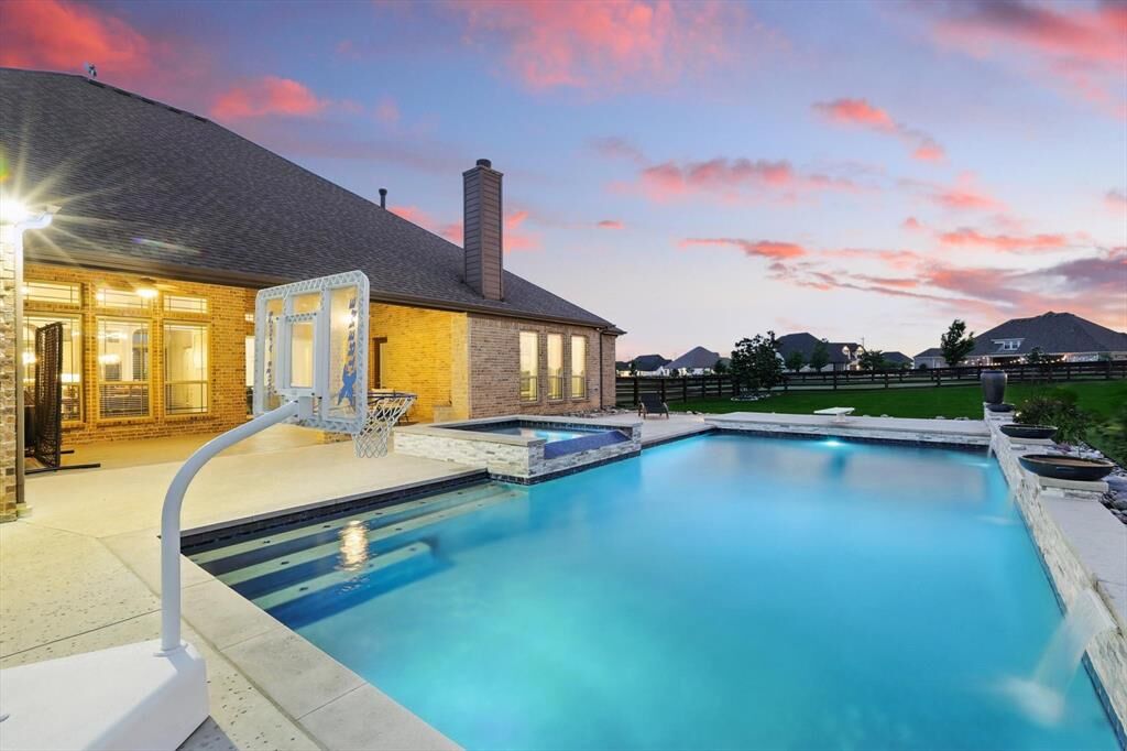 Property Photo:  532 Westcreek Lane  TX 76226 