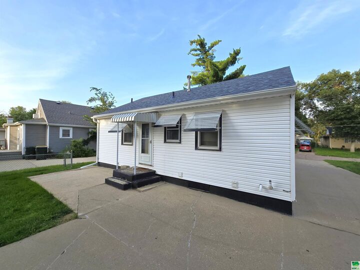 Property Photo: 3345 Concordia Dr IA 51104