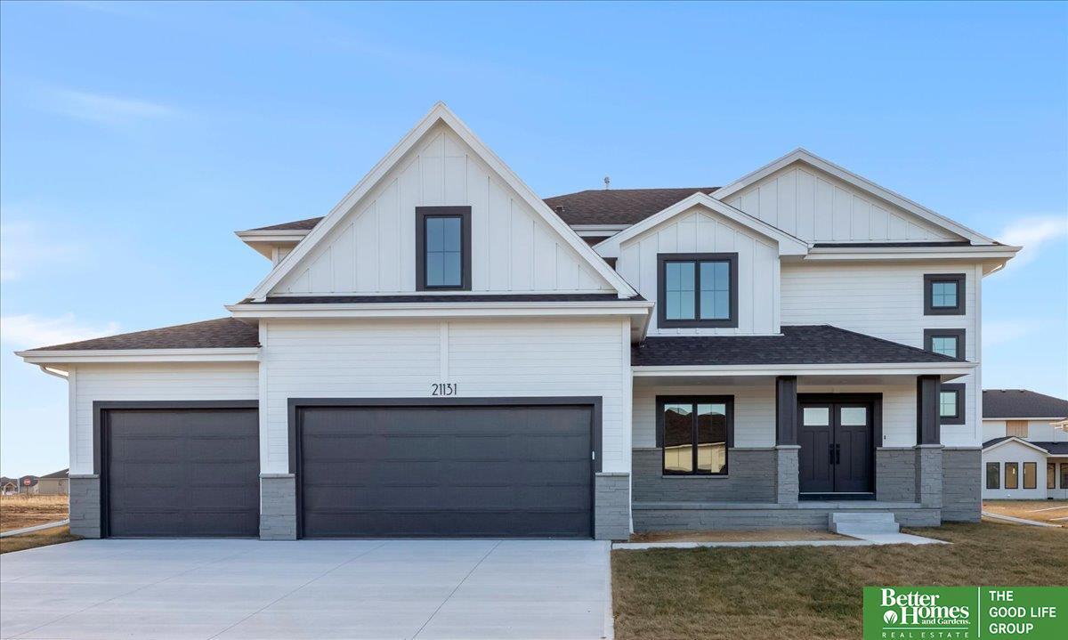 Property Photo: 5709 N 198th Street NE 68022