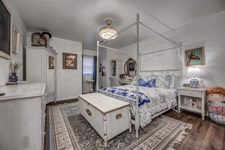 Property Photo: 1601 Hazelhurst OK 73013