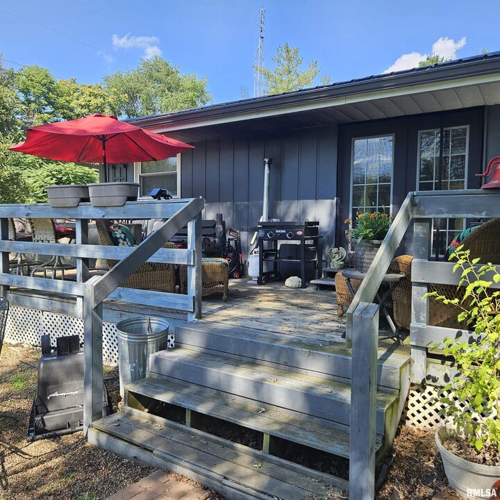 Property Photo:  704 N Cherry Street  IL 61410 