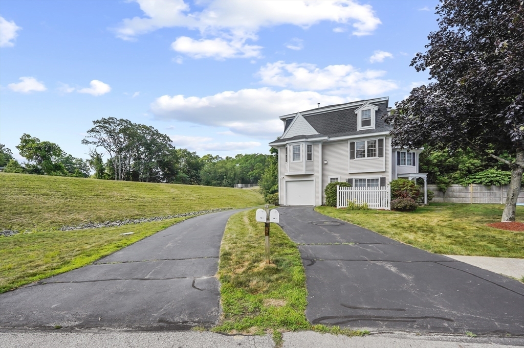 Property Photo: 14 Victoria Garden B MA 01701