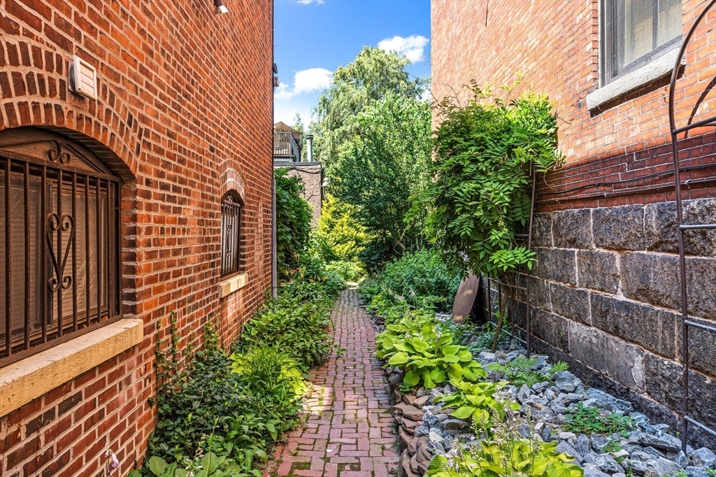Property Photo:  609 Tremont St 2  MA 02118 