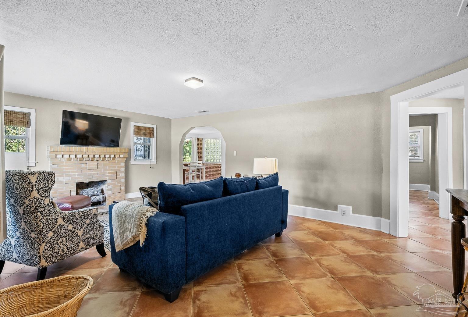 Property Photo: 1000 W Lee St FL 32501