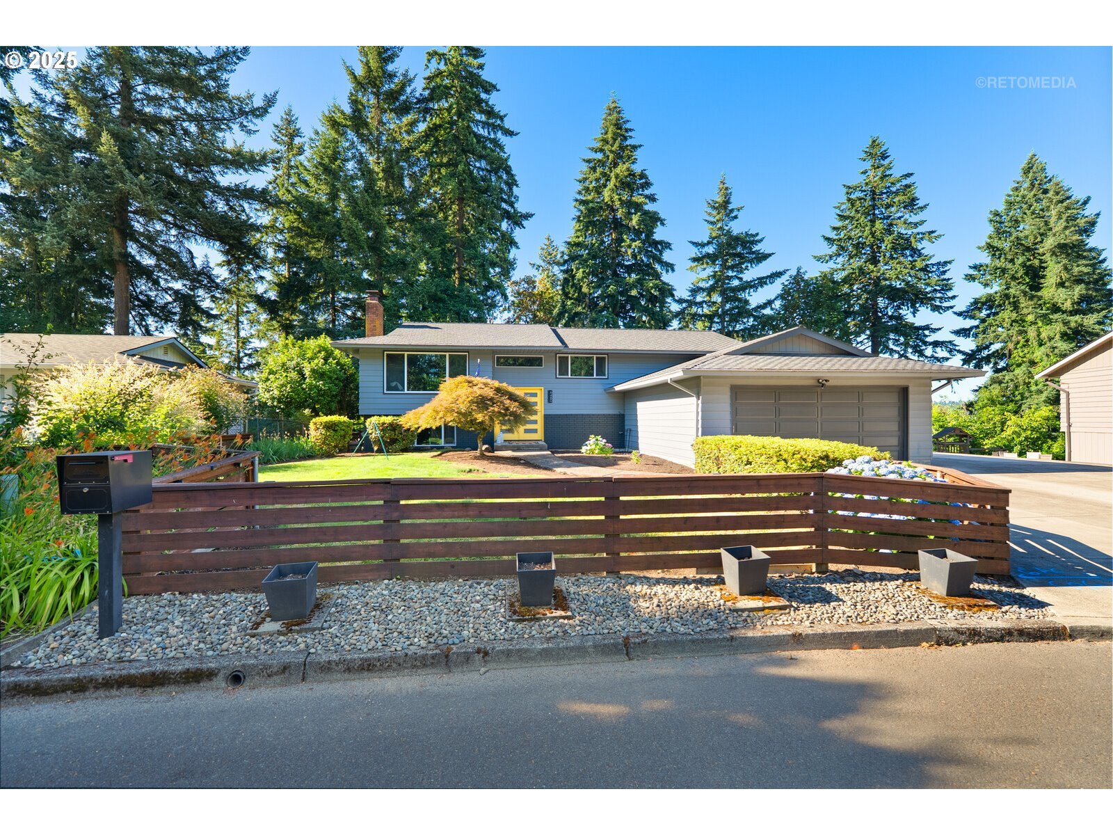 Property Photo: 6480 Chessington Ln OR 97027