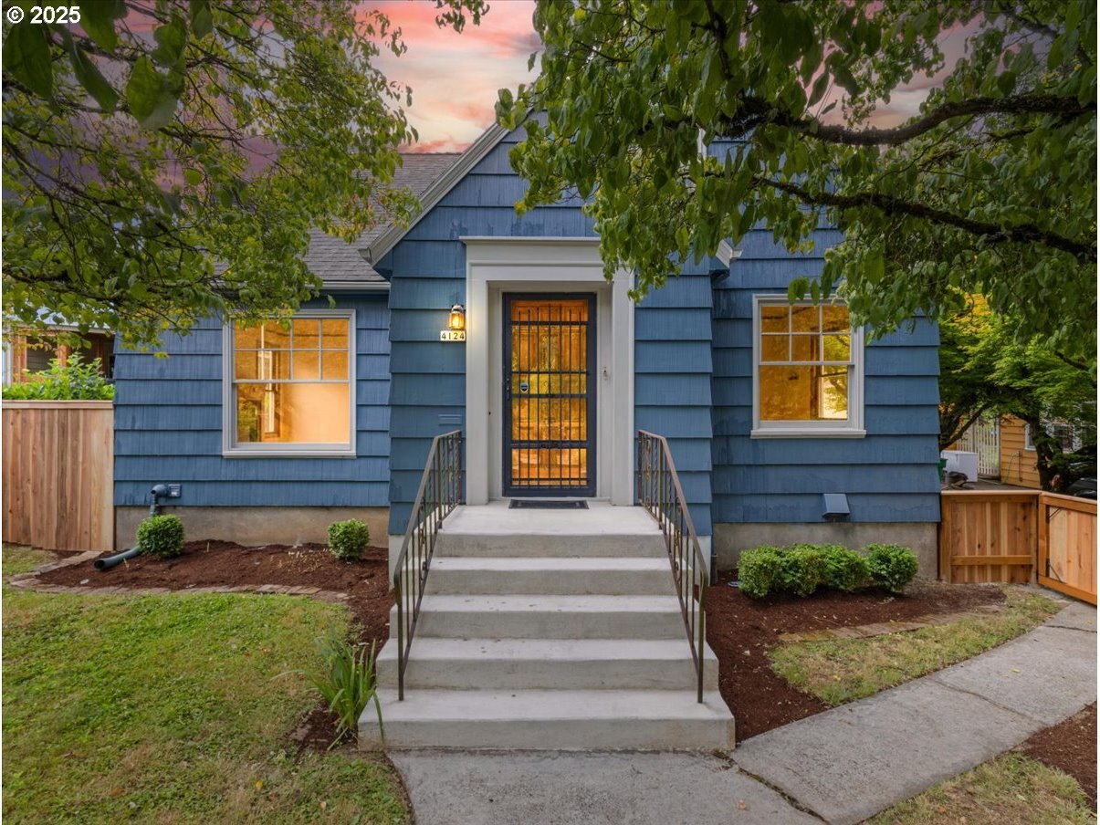 4124 SE Franklin St  Portland OR 97202 photo