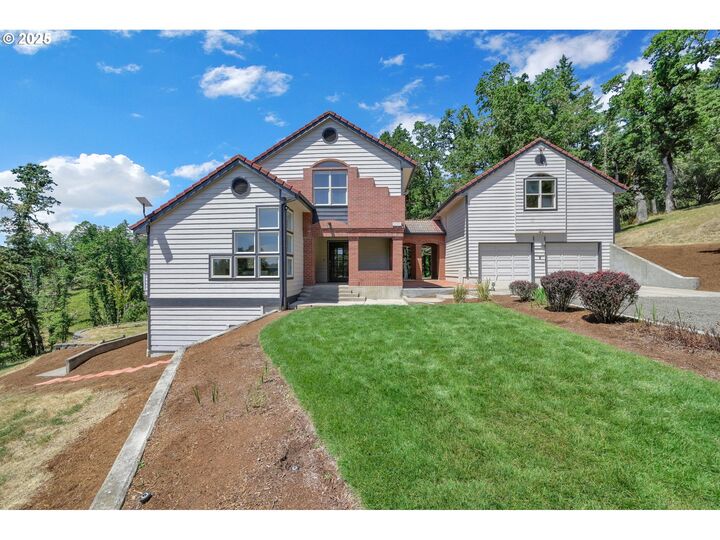 Property Photo: 27127 Briggs Hill Rd OR 97405