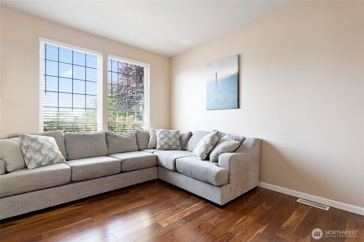 Property Photo: 1921 Hawk Court WA 98022