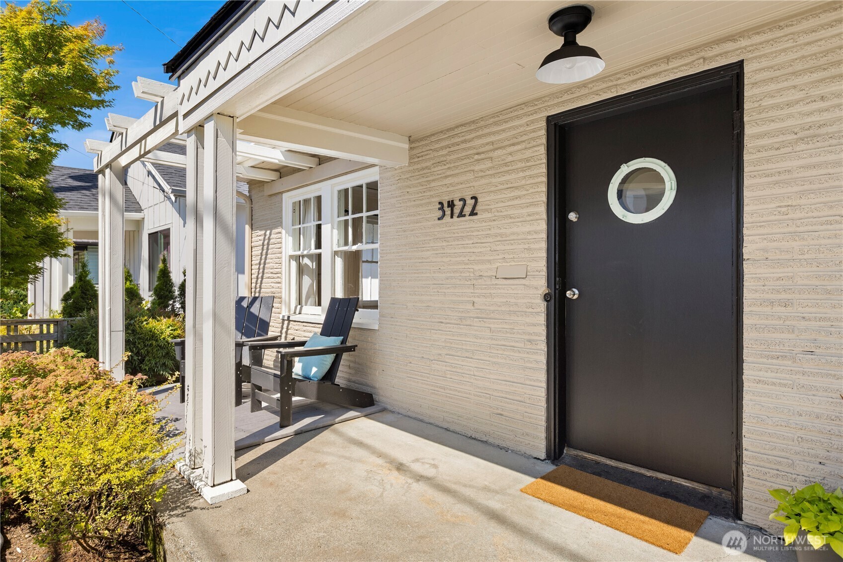 Property Photo: 3422 Alamo Place S WA 98144