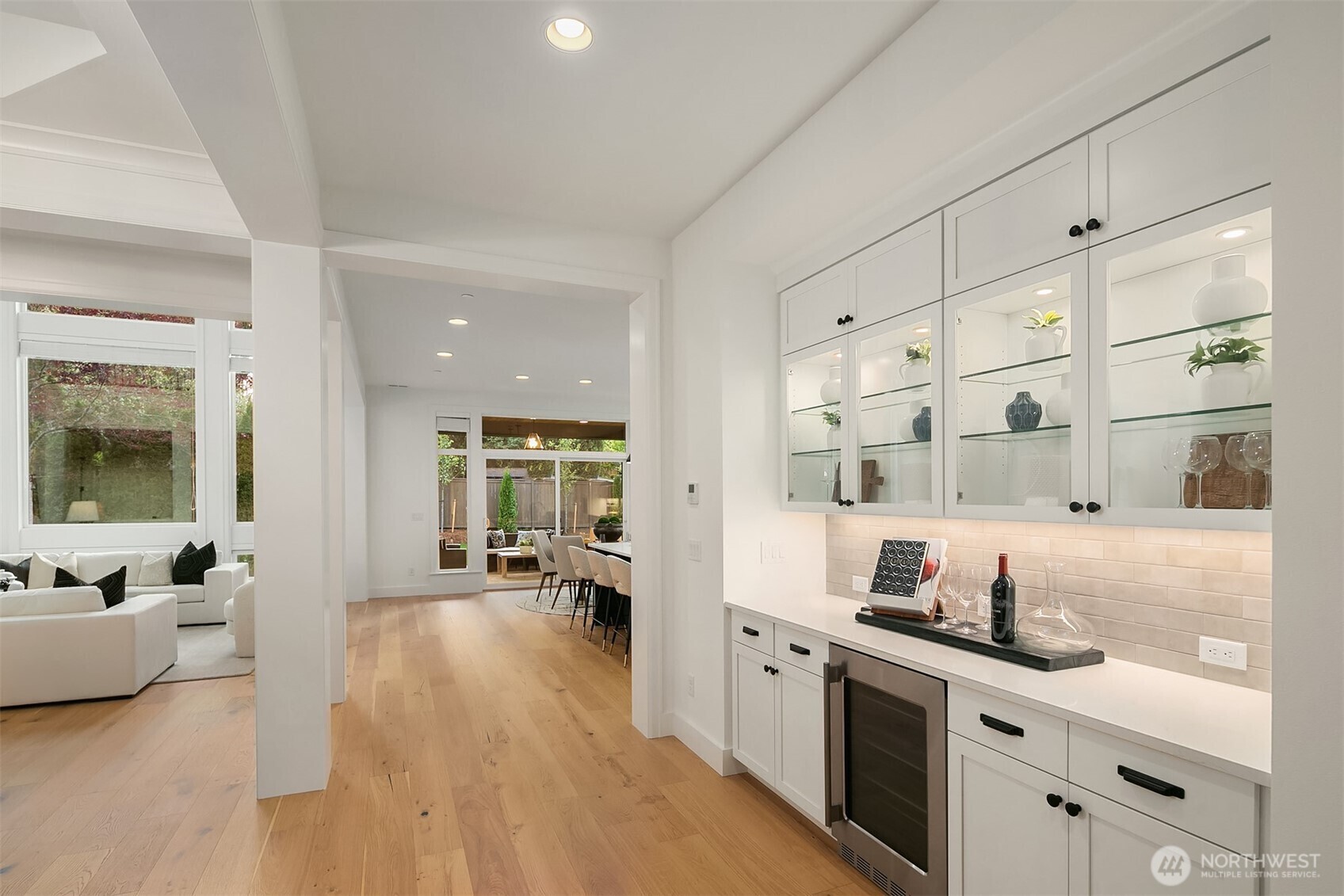 Property Photo: 12916 NE 70th Lane WA 98033