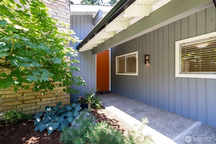 Property Photo:  6401  146th Avenue NE  WA 98052 