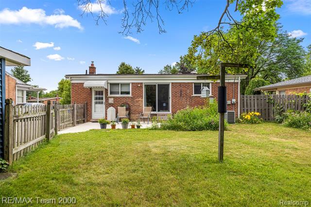 Property Photo: 7396 N Charlesworth Street MI 48127