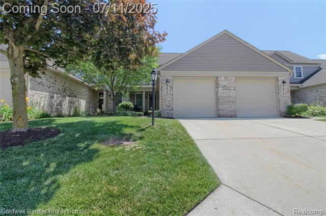 Property Photo: 4671 Hunters Circle E MI 48188