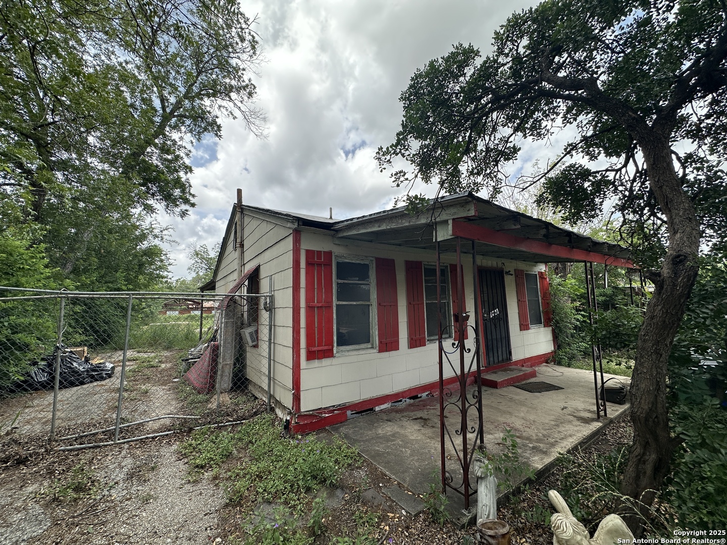 Property Photo: 412 Monticello TX 78223