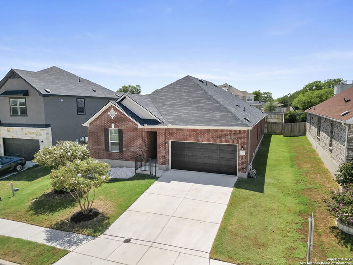 Property Photo:  220 Shadow Terrace  TX 78148 