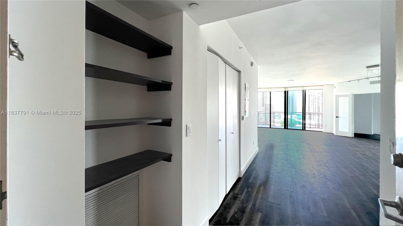 Property Photo: 350 S Miami Ave 2401 FL 33130