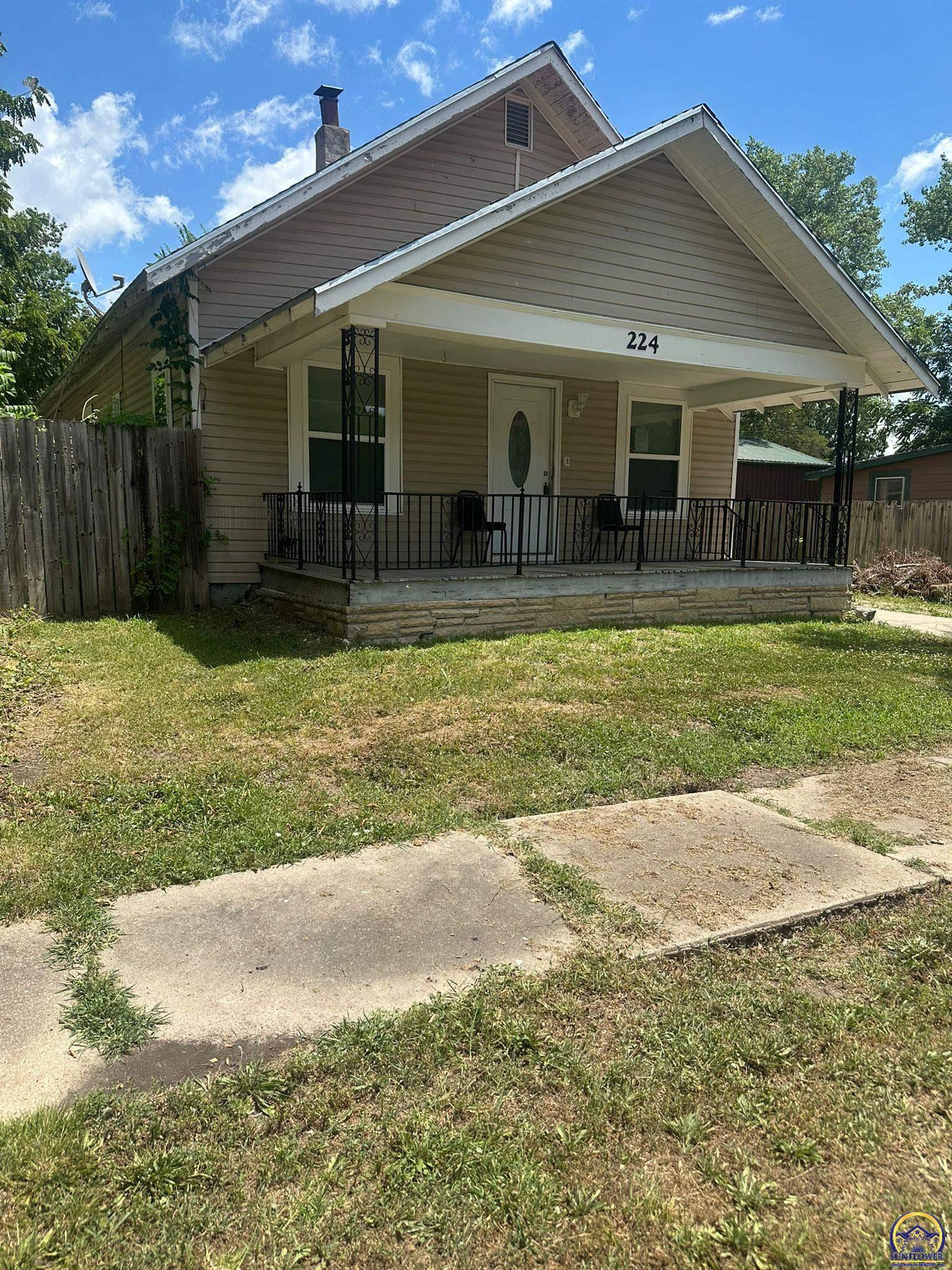 Property Photo:  224 S Merchant  KS 66801 