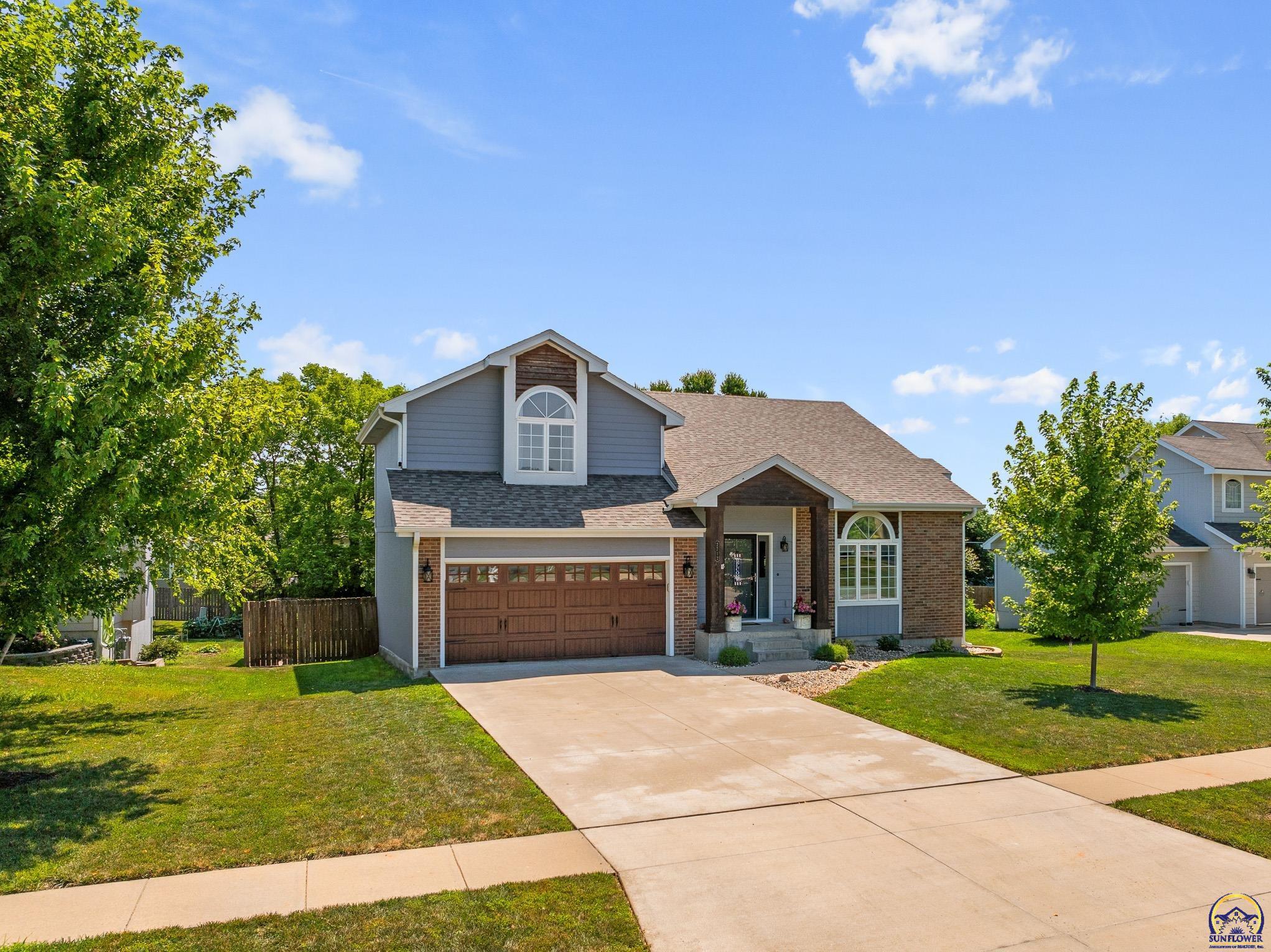 Property Photo: 2712 SW Sherwood Park Dr KS 66614
