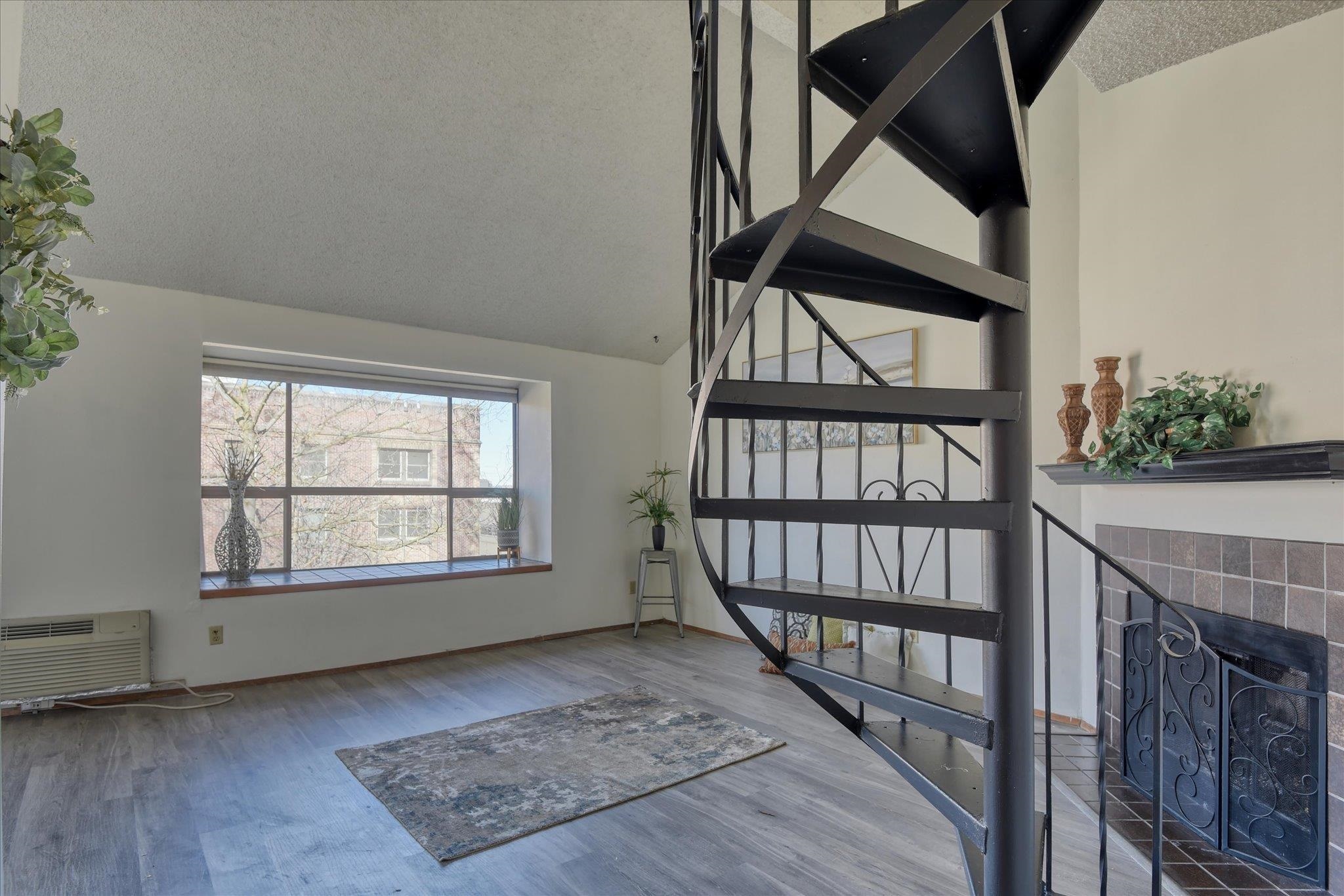 Property Photo: 707 W 6th Ave 44 WA 99204