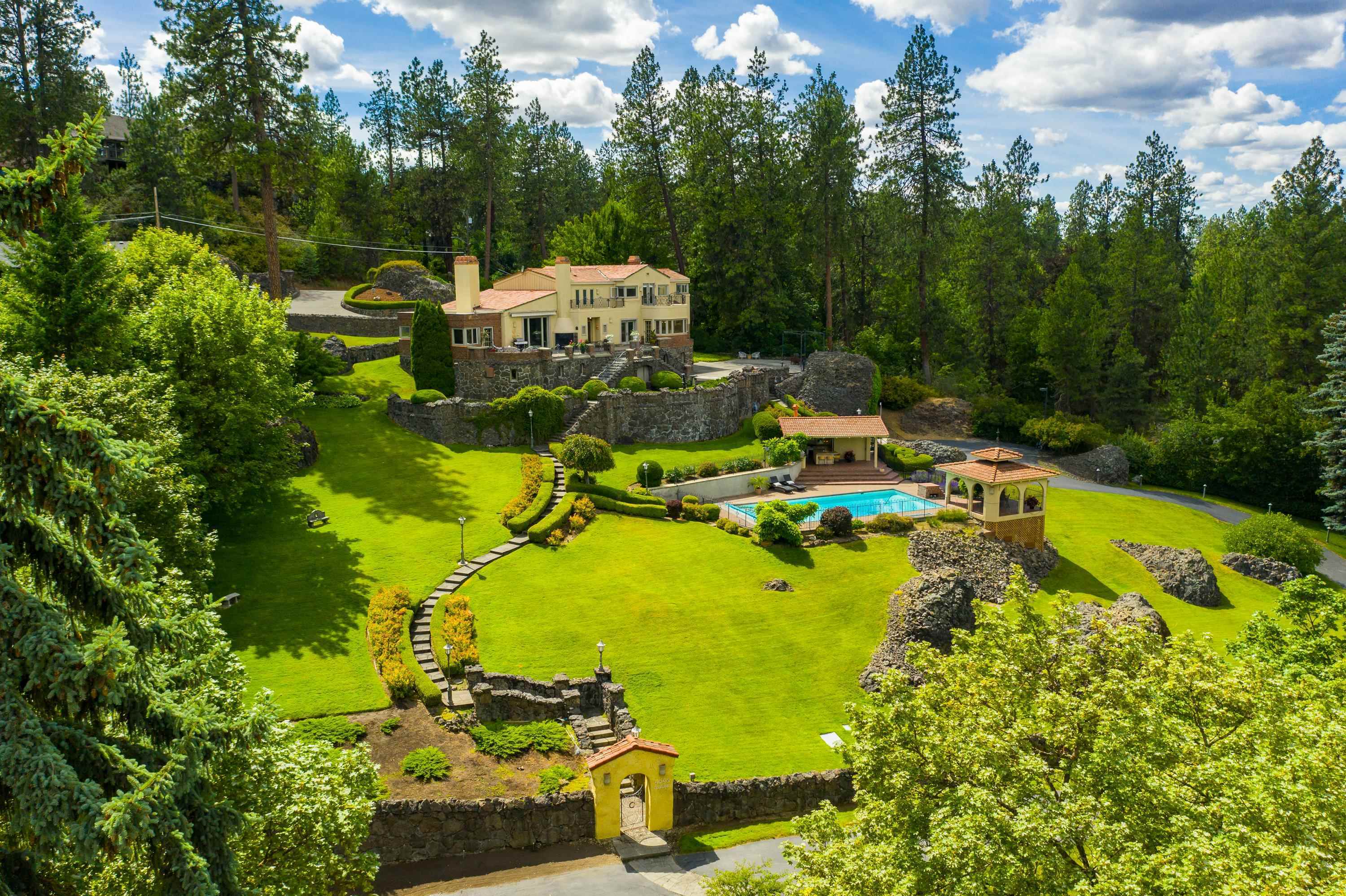 1520 S Rockwood Blvd  Spokane WA 99203 photo