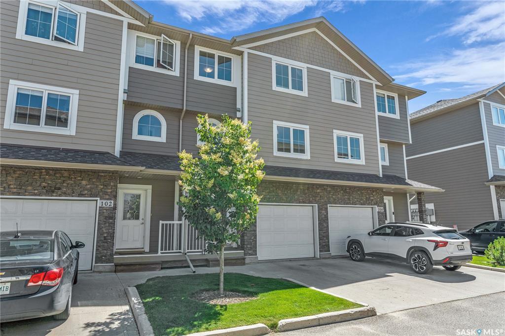 Property Photo: 212 Willis Crescent 103 SK S7T 0R6