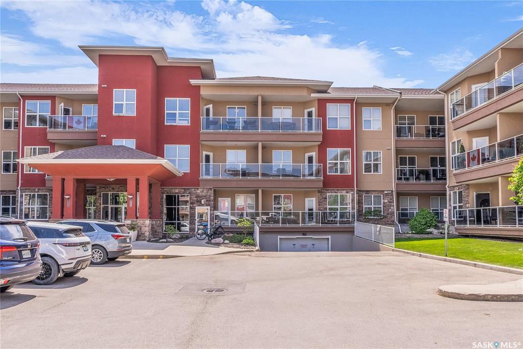 Property Photo: 1035 Moss Avenue 310 SK S7H 2E5