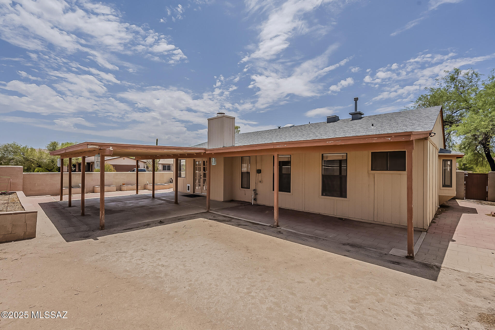 Property Photo: 1708 W Haywood Place AZ 85746