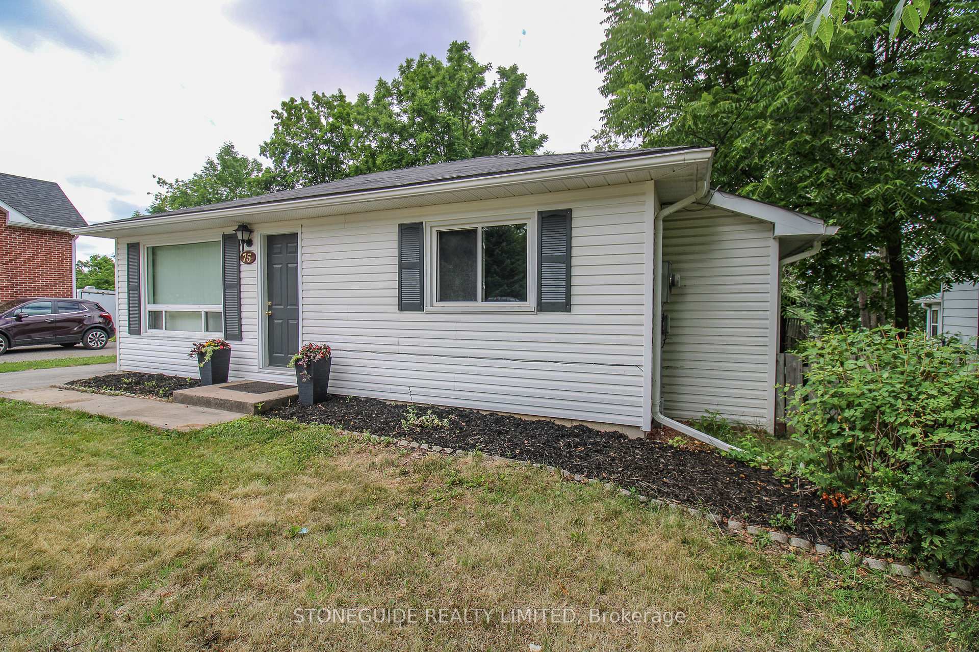 Property Photo: 75 Fraser Street ON K9J 0C5