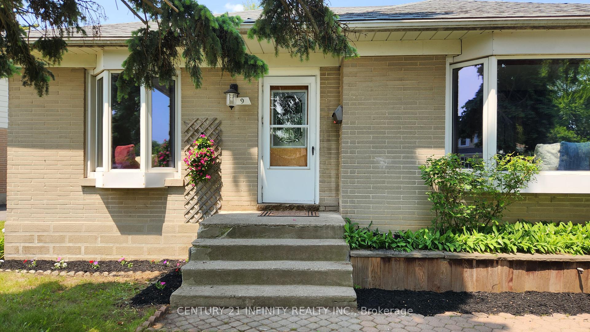 9 Forest Road  Ajax ON L1S 2N2 photo