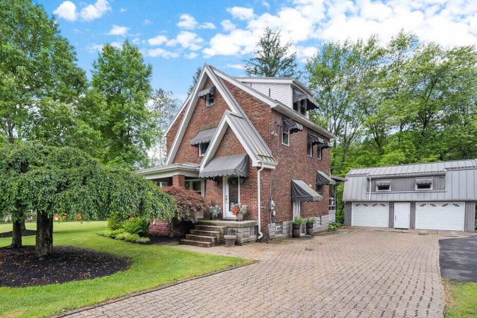Property Photo: 5517 Gibson Rd PA 15044