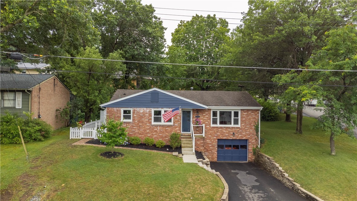 Property Photo:  202 Emerson Dr  PA 16063 