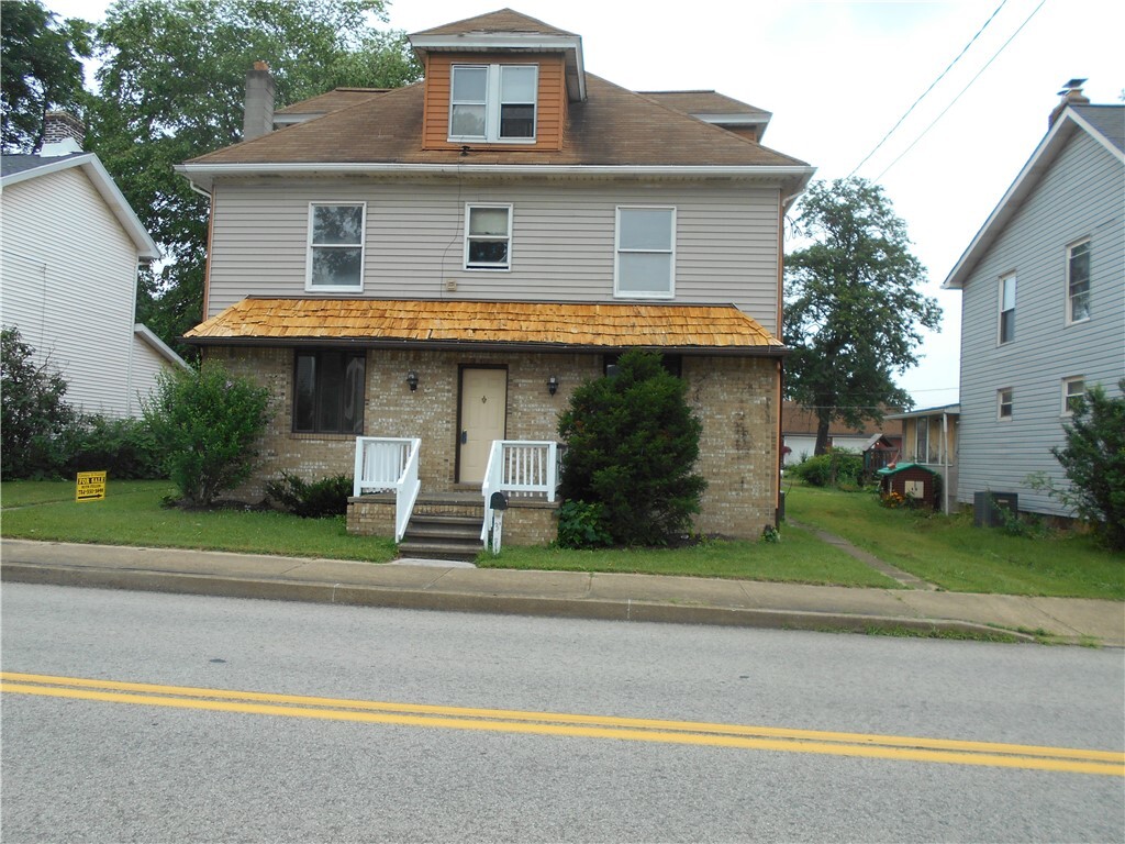 Property Photo: 321 E 4th St PA 15627