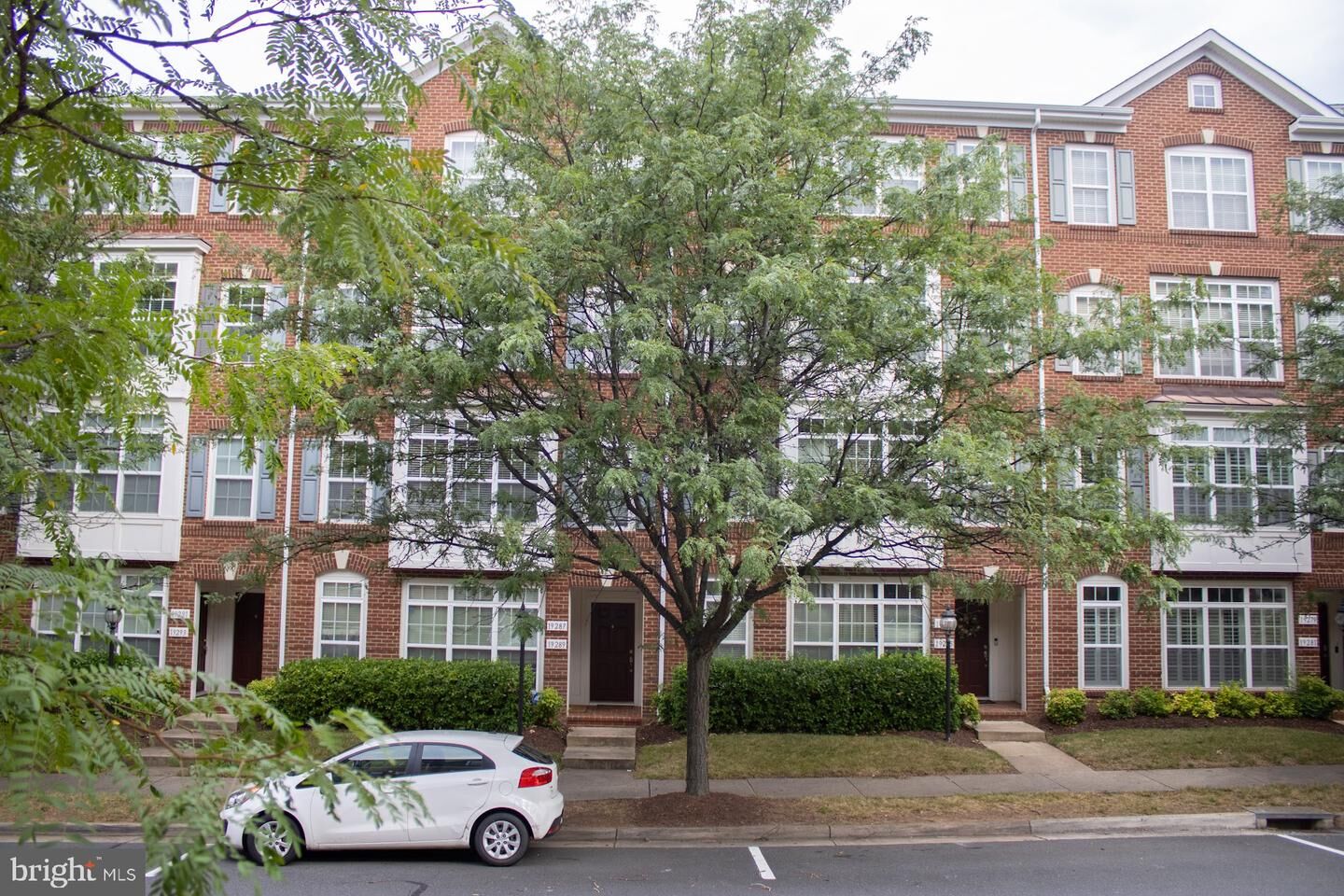 Property Photo: 19289 Winmeade Drive VA 20176