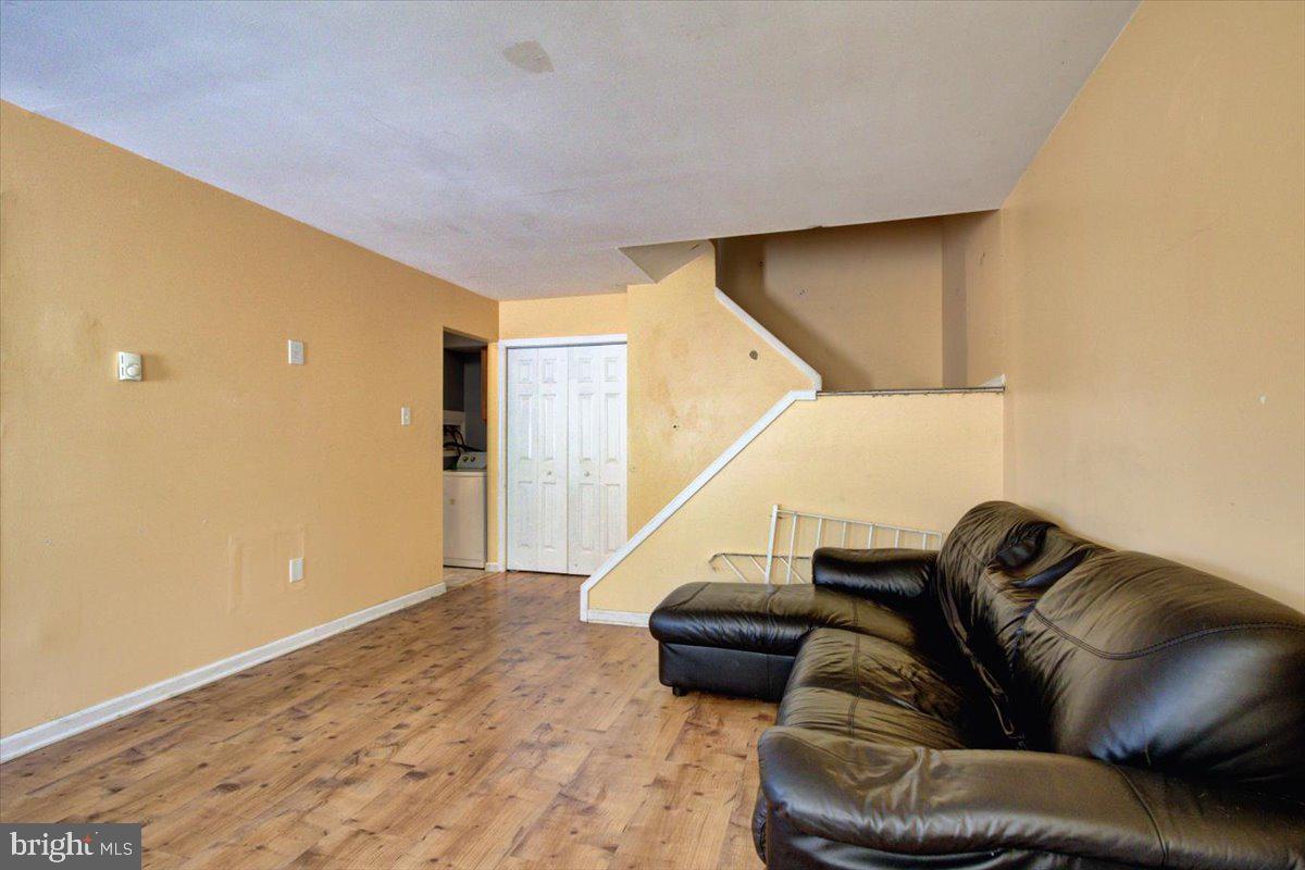 Property Photo: 2539 Jenkintown Road 103 PA 19038