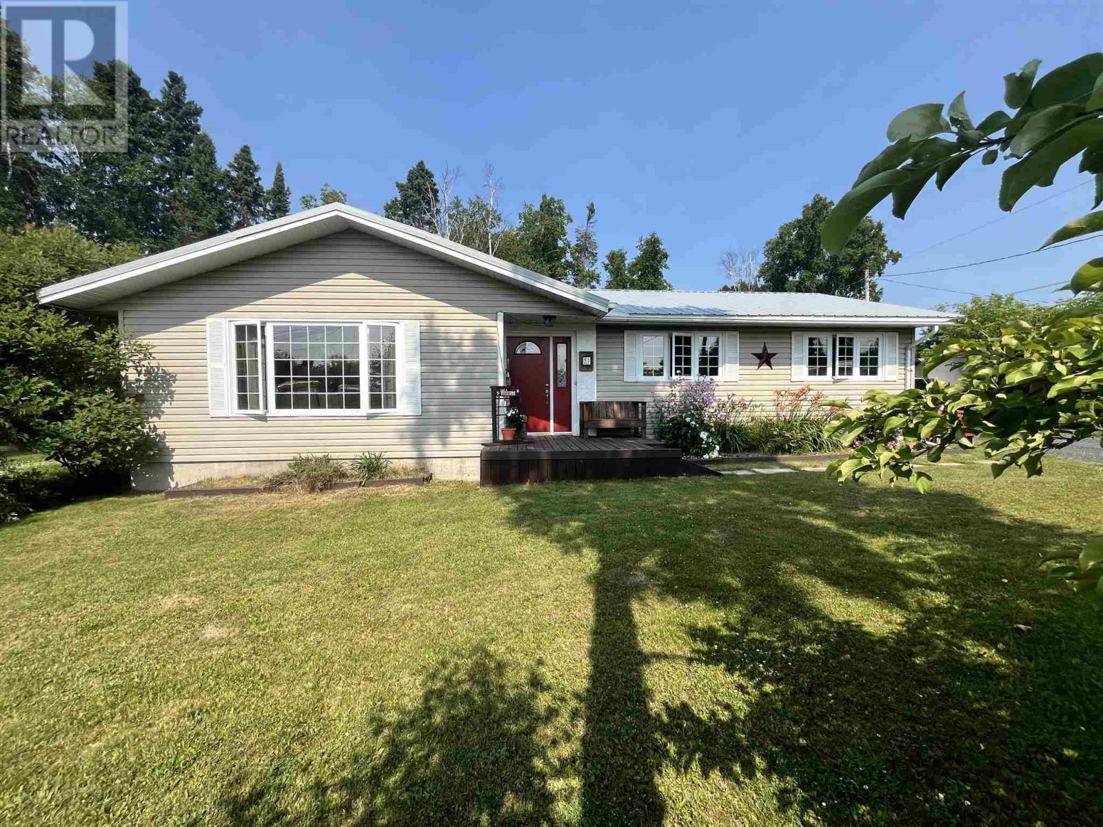 Property Photo: 21 Pine Street ON P0V 1T0