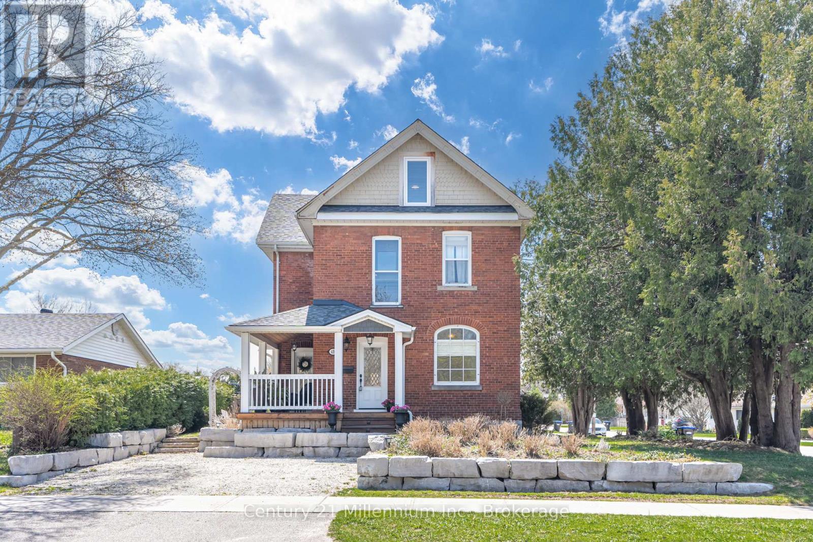 Photo de la propriété: 439 Birch Street ON L9Y 2W4